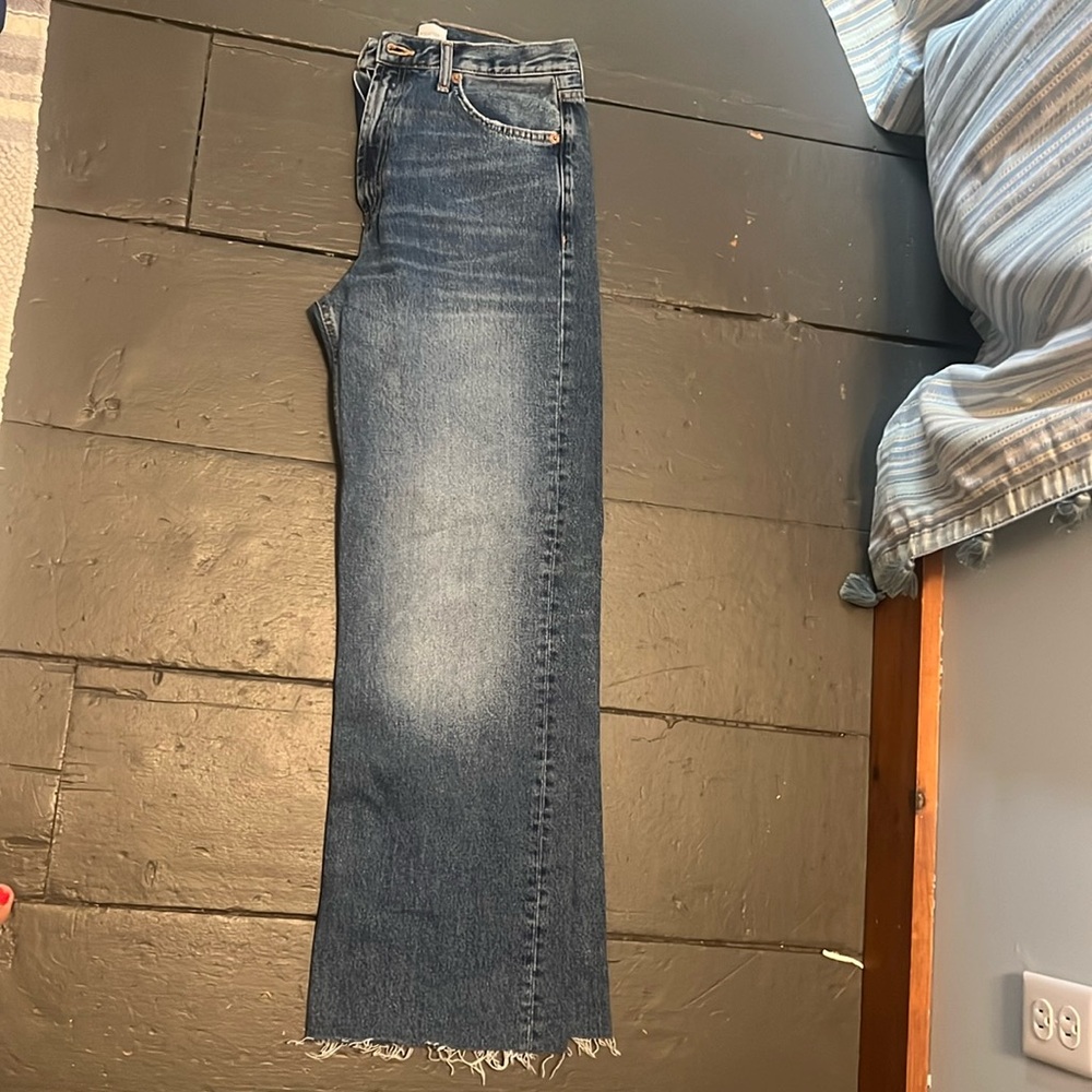 ZARA High Rise Wide Leg Raw Hem Jeans in Mid Wash Size 8